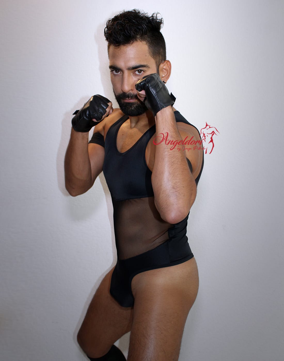Body V negro